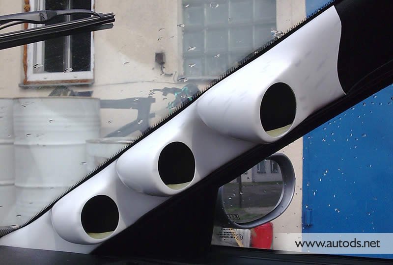 Fiat Coupe - RHD Gauge holder 3 White/Black, 52mm - Click Image to Close